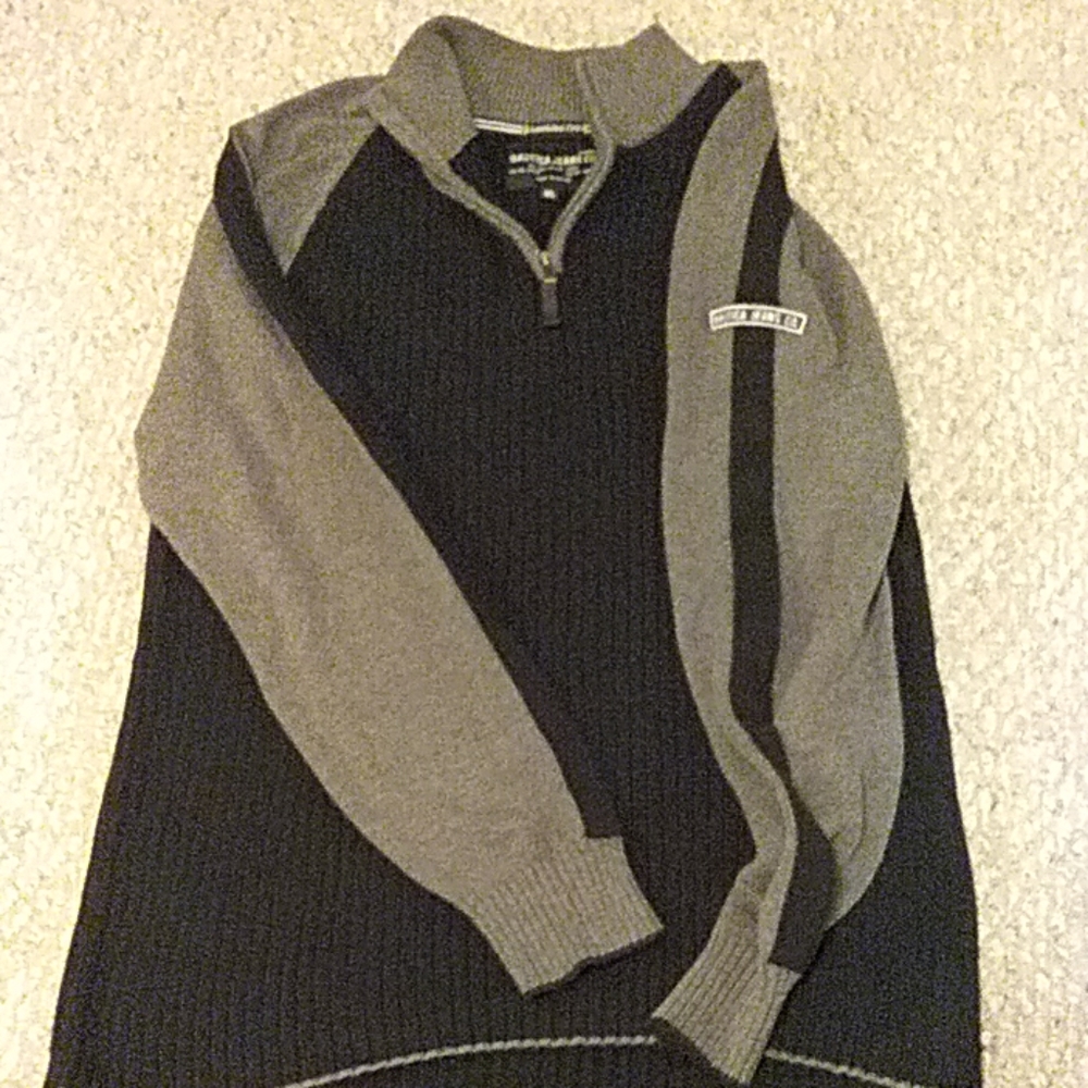 Nautica sweater smoke free pet free home, like new